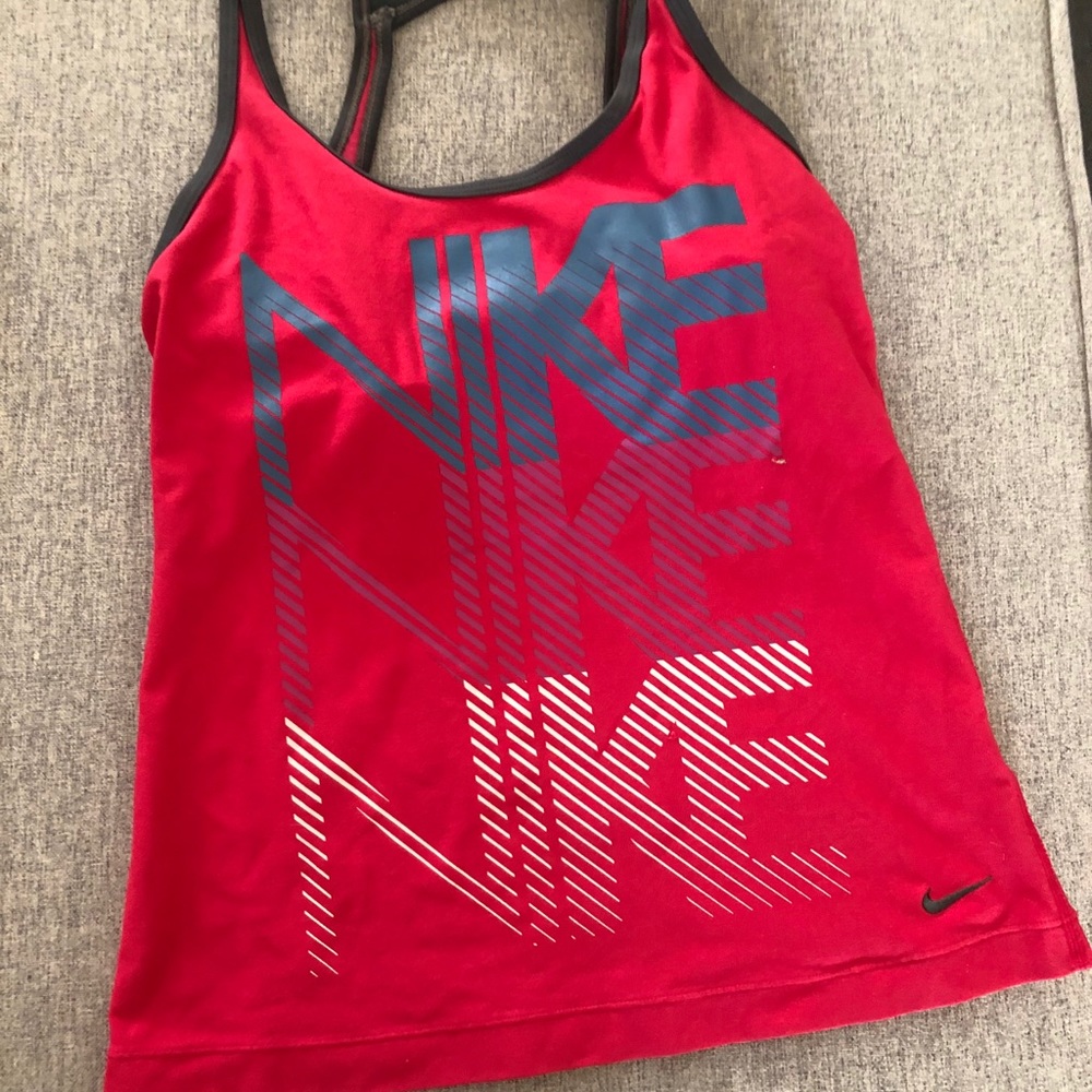 Nike racer back tank with built in bra